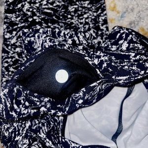 Lululemon Women’s 28” Black/White Leggings